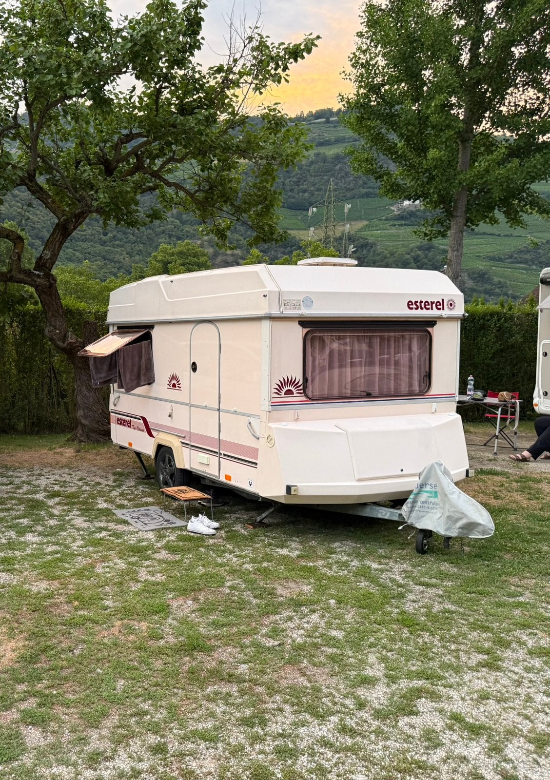 Esterel top volume vouwwagen caravan - uitstekende staat, Caravans en Kamperen, Overige typen, Standaardzit, Esterel, Particulier