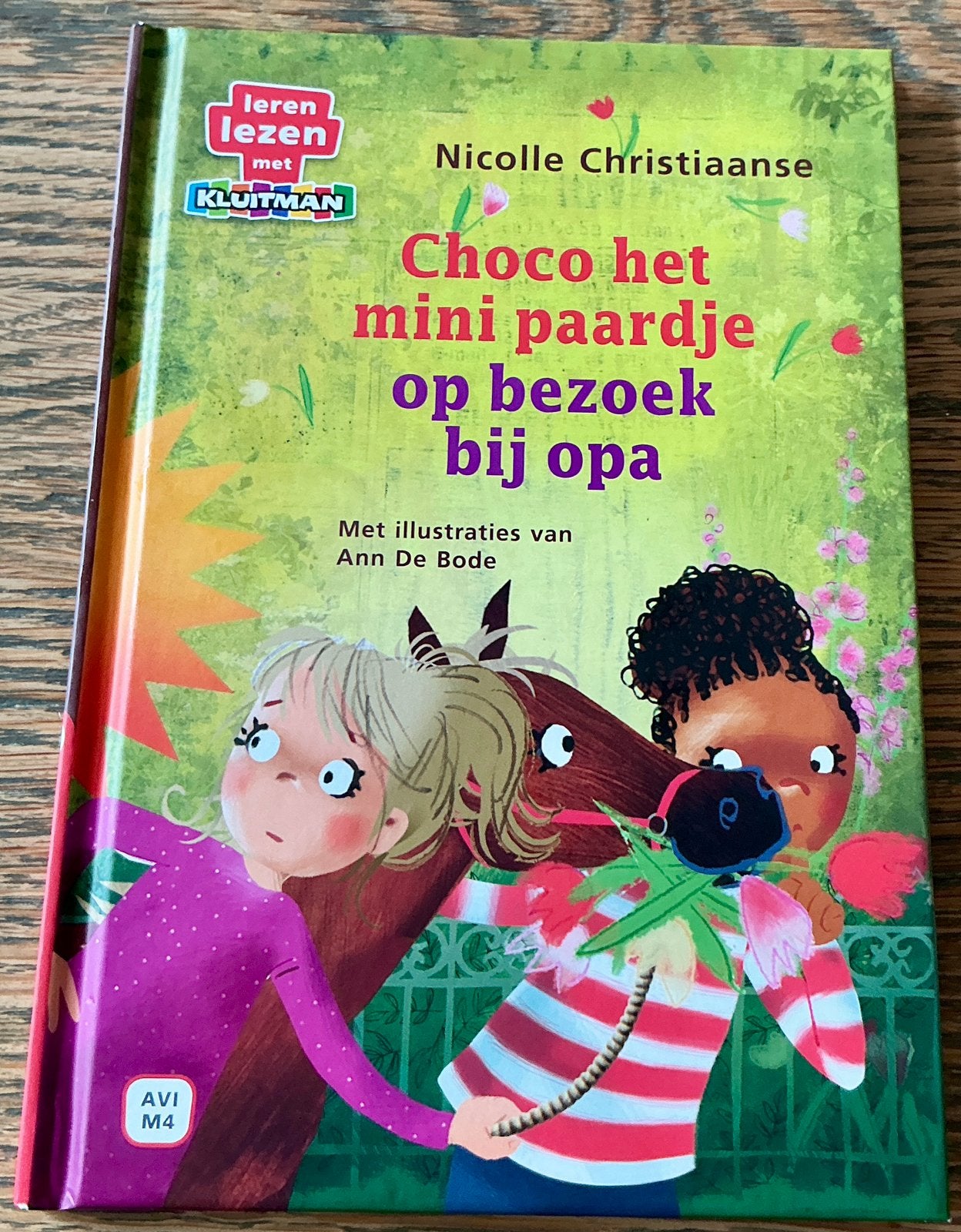AVI-M4 Choco het mini paardje op bezoek bij Opa zgan, Ophalen of Verzenden, Zo goed als nieuw, Fictie algemeen