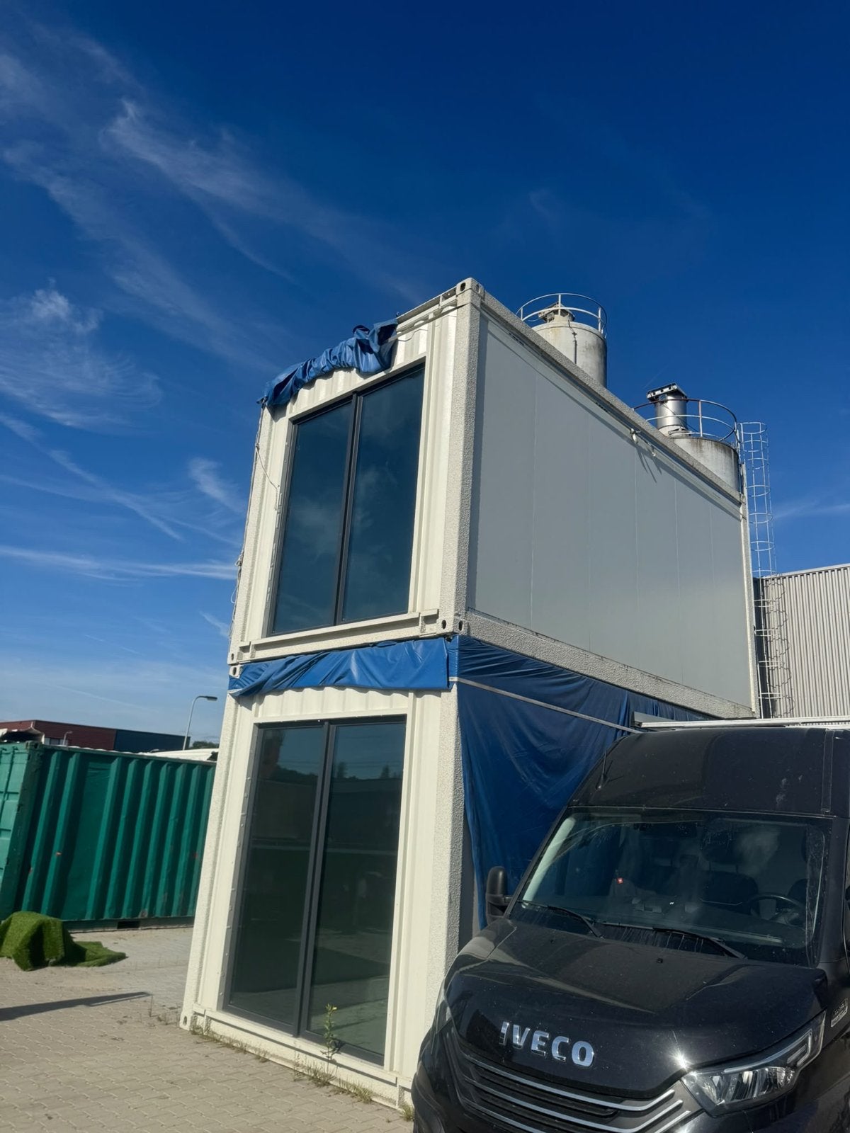 2 identieke, zware geïsoleerde units 6x3m met binnentrap, Ophalen, Nvt, Nvt, Nvt