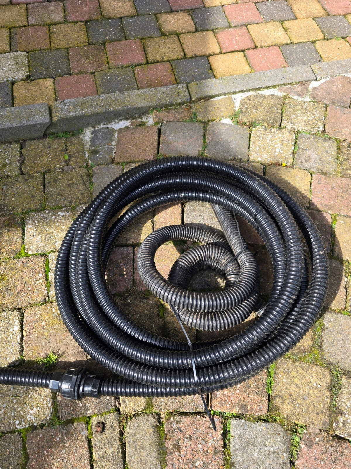Zwarte flexibele slang 25mm doorsnee, Tuin en Terras, Vijver-toebehoren, Ophalen of Verzenden, Gebruikt, Overige typen
