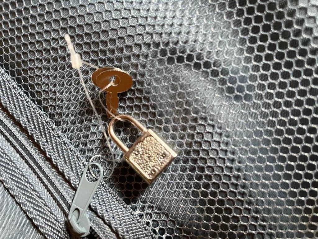 Foto 6 van Roadster Kofferset BMW Z3 Roadsterbag Nieuwstaat VASTE PRIJS