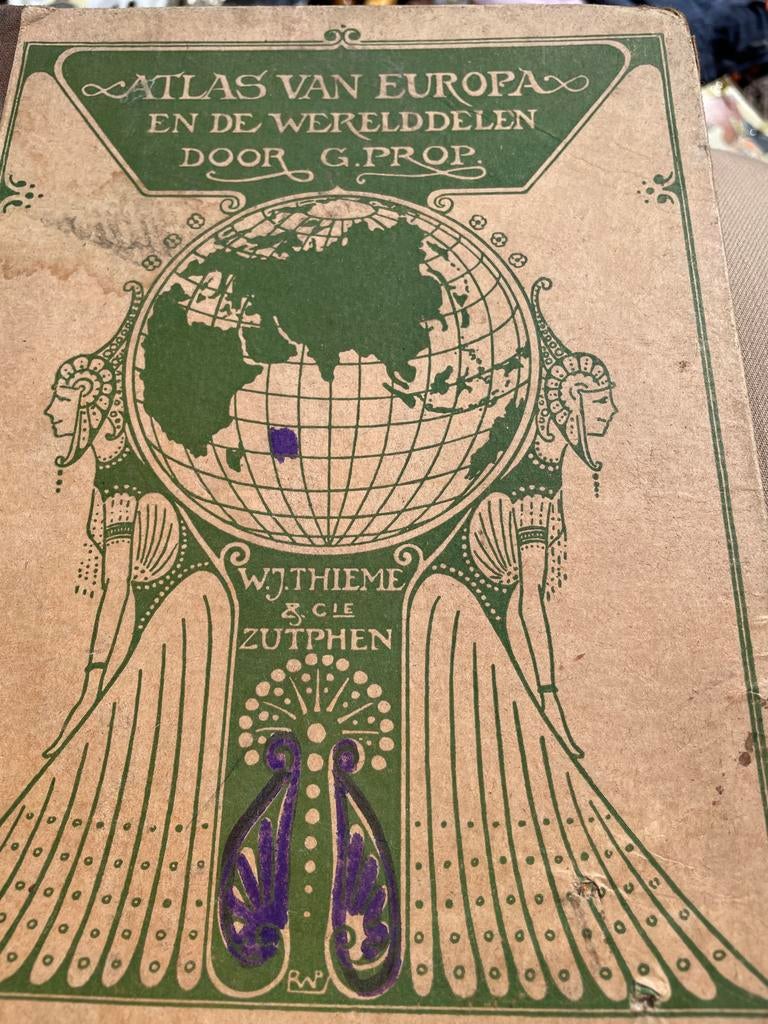 Antieke Atlas van Europa en de Werelddelen door G. Prop, Boeken, Gelezen, Overige atlassen, Ophalen of Verzenden, 1800 tot 2000