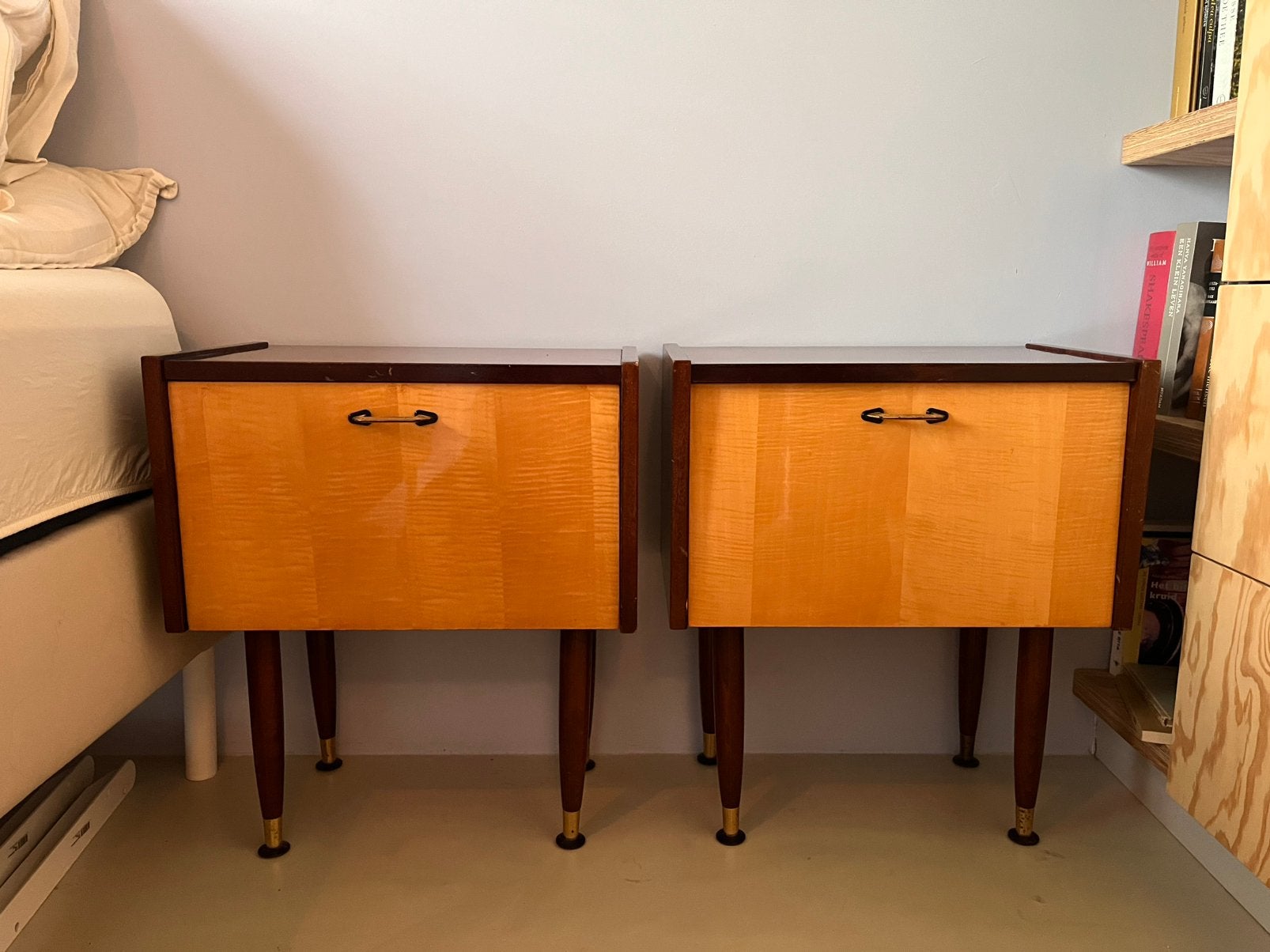 Superleuke vintage nachtkastjes, Huis en Inrichting, Slaapkamer | Nachtkastjes, Ophalen, 55 tot 70 cm, Zo goed als nieuw, 45 tot 65 cm