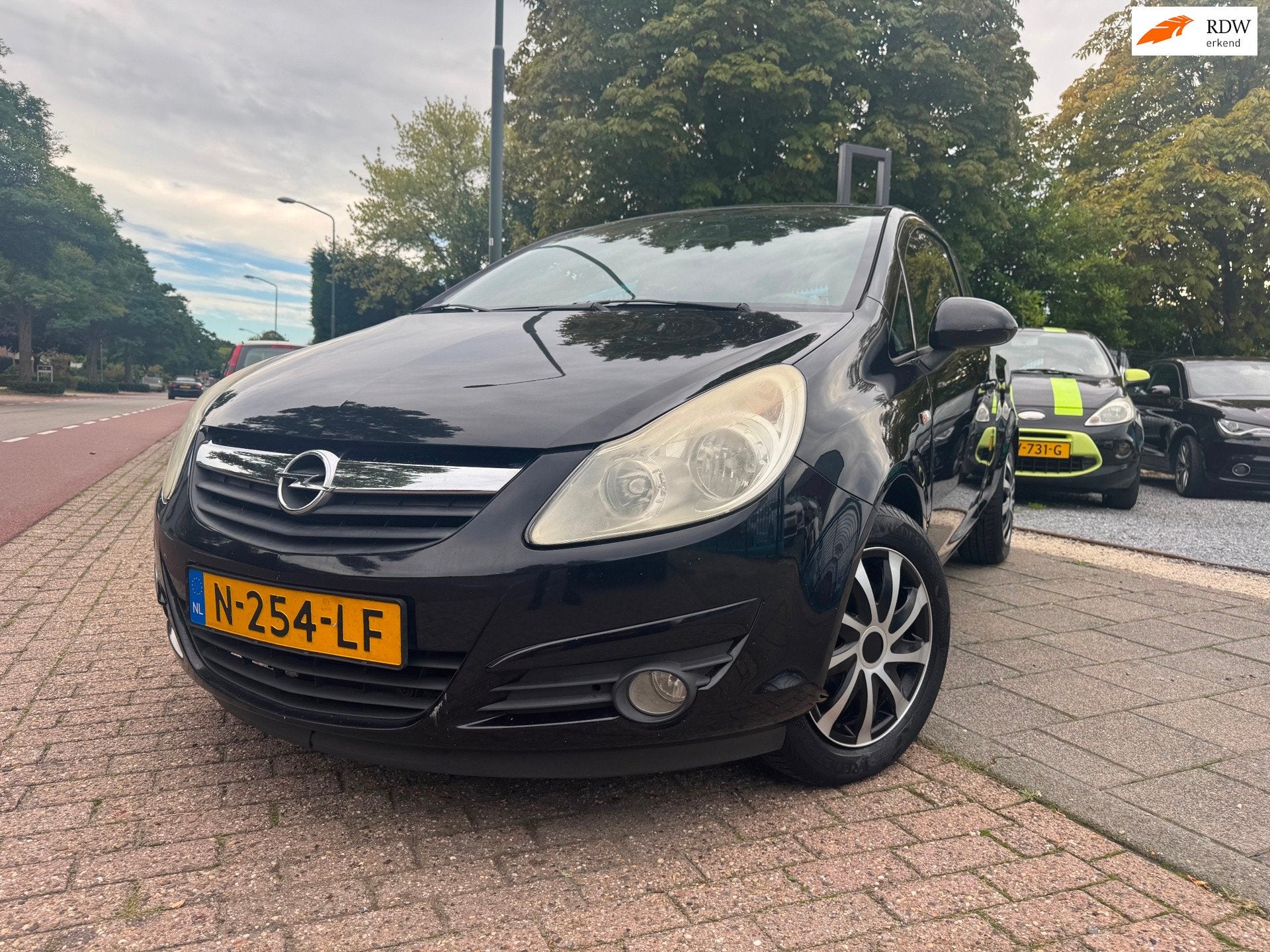 Opel Corsa 1.0-12V Essentia A-C Elek Pakket Inruilkoopje, Auto's, Voorwielaandrijving, Metallic lak, 60 pk, Zwart