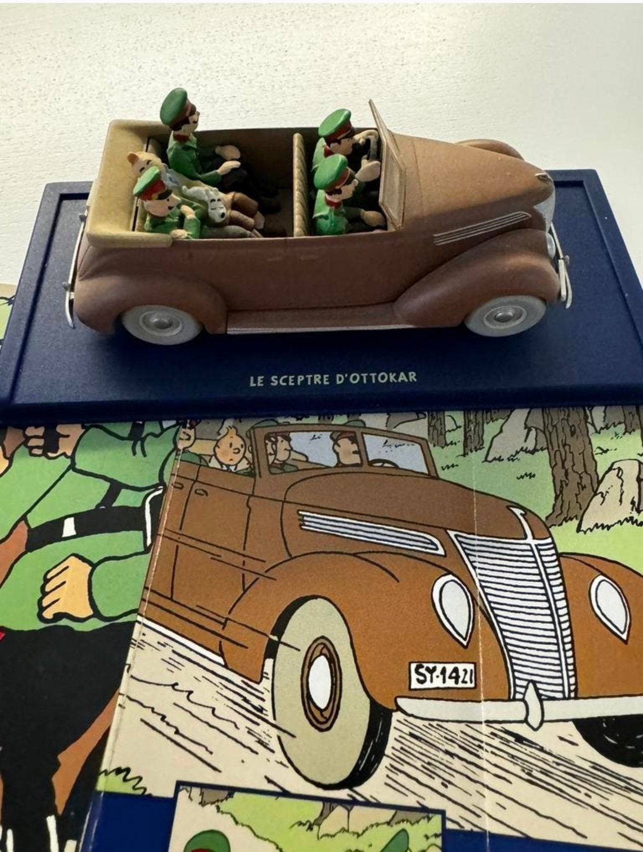 Kuifje auto 1:43 de ford V 8 cabrio uit scepter ottokar, Ophalen of Verzenden, Kuifje, Zo goed als nieuw, Beeldje of Figuurtje
