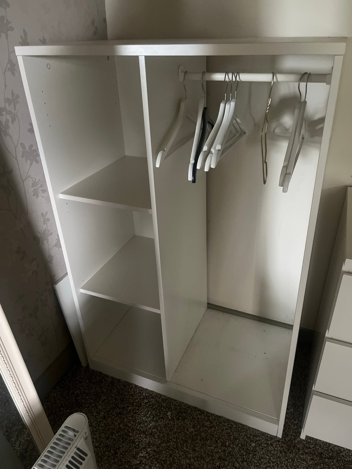 Witte kledingkast met planken en hangruimte, Ophalen, Met plank(en), Gebruikt, 100 tot 150 cm