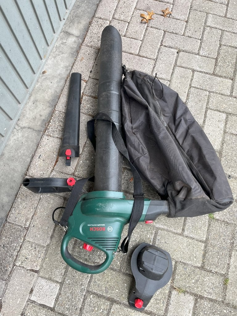 Bosch bladblazer/-zuiger, Ophalen, Met opvangzak, Ruggedragen, Zo goed als nieuw