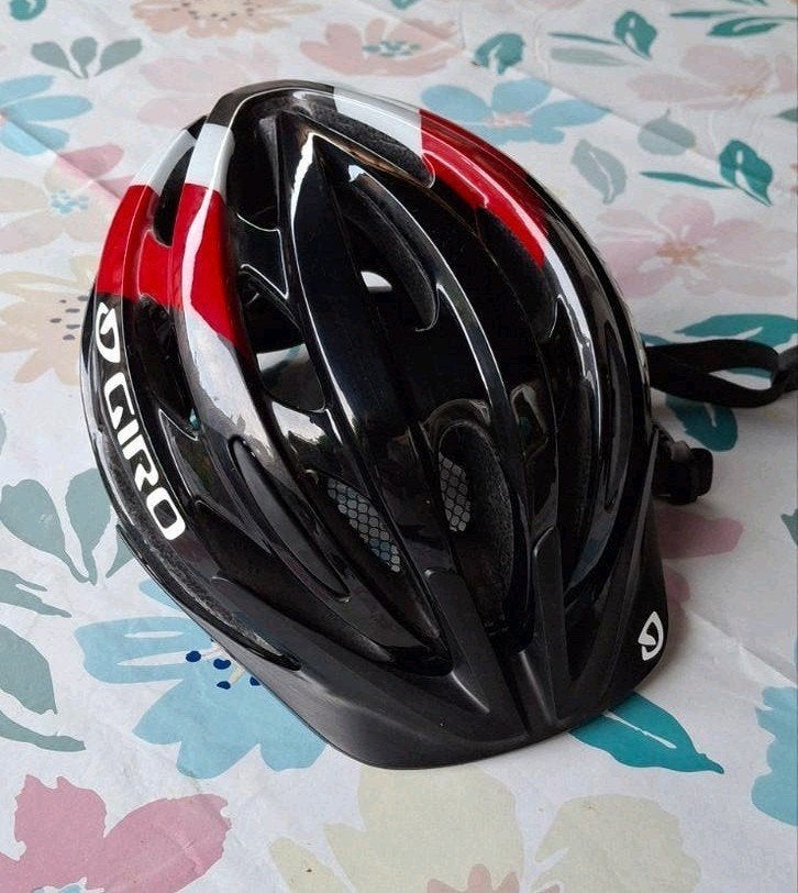 Giro fietshelm maat 50-57cm - Zo goed als nieuw, Giro, Jongen of Meisje, Overige maten, Ophalen of Verzenden