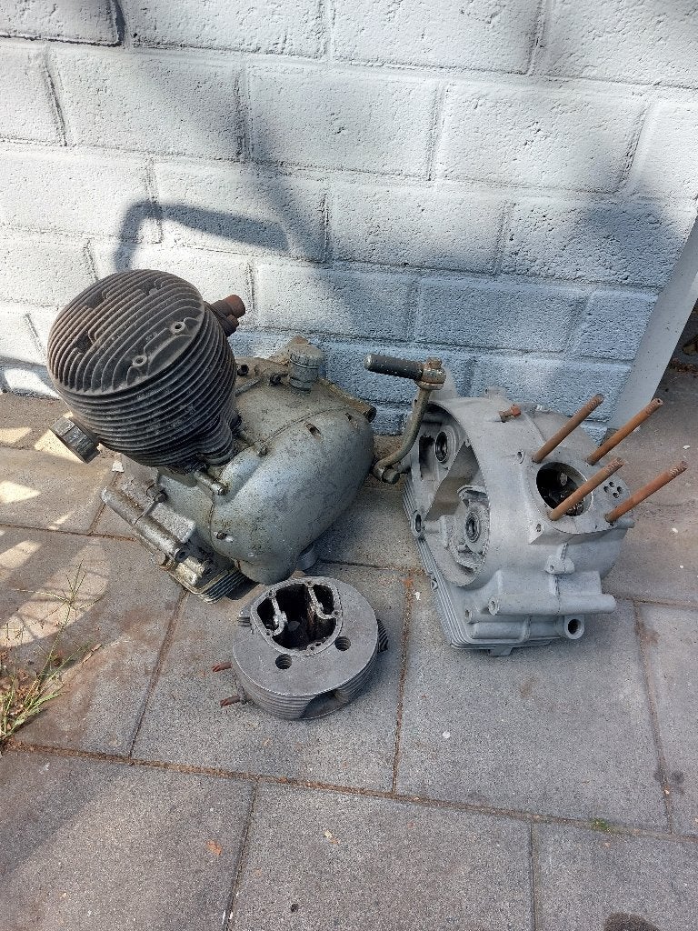Gilera 150 cc motorblok en cilinder, Ophalen