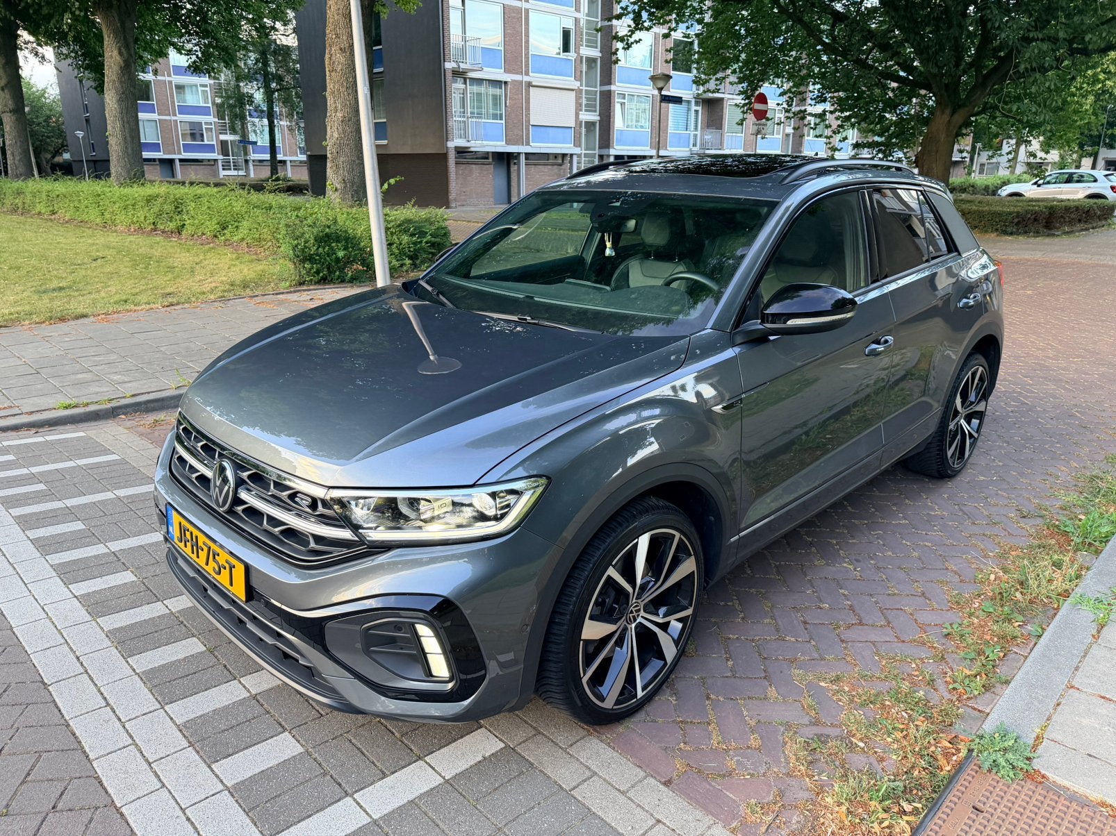 Volkswagen T-Roc 1.5 TSI DSG 2024 3X R-LINE PANO LEER, Auto's, 1498 cc, 4 cilinders, Leder, Particulier