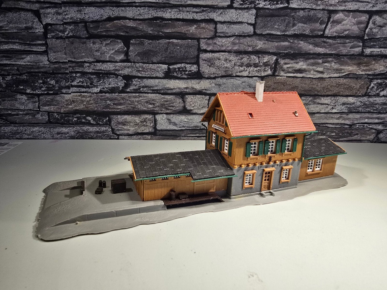 Station bahnhof N spoor modeltrein 1:160, Overige merken, Gebruikt, Gelijkstroom of Wisselstroom, Brug, Tunnel of Gebouw