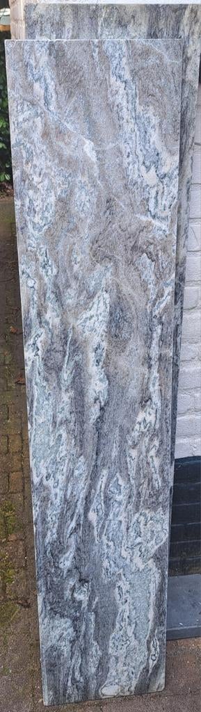 2 originele natuursteen platen, marmer/graniet, 135,5x28 cm, Doe-het-zelf en Verbouw, Tegels, Gebruikt, Marmer, Minder dan 5 m²