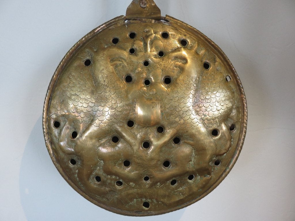 Beddenpan met familie wapen met griffioenen - 18e eeuw, Ophalen of Verzenden