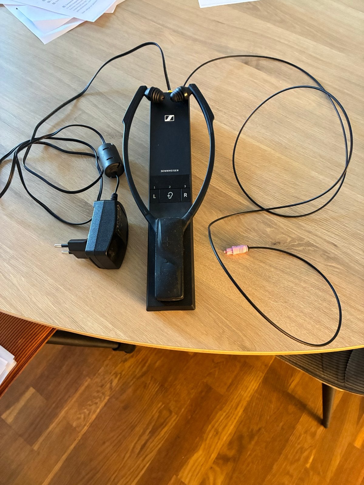 Sennheiser RS 120 II Draadloze Hoofdtelefoon met Oplaadstati, Gebruikt, Sennheiser, Ophalen of Verzenden, Over-ear