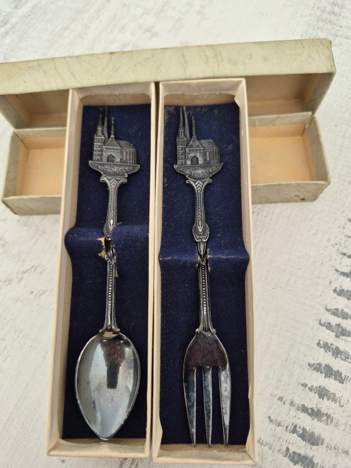 Vintage souvenir lepeltje en vorkje met kerkje, Ophalen of Verzenden
