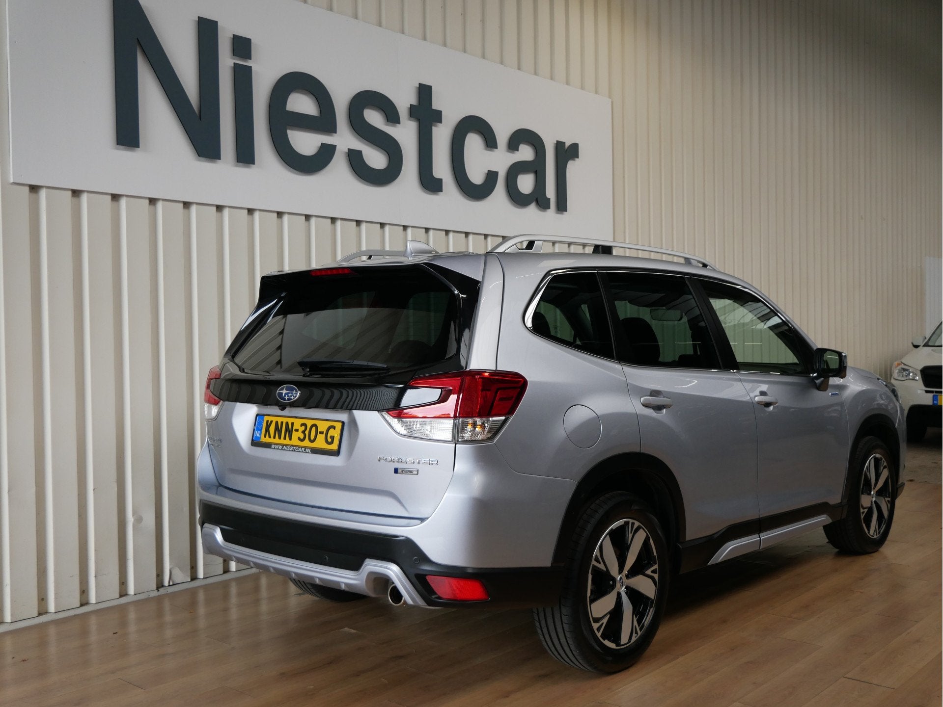 Subaru Forester 2.0i e-BOXER Premium (bj 2023, automaat), Auto's, 12 maanden, 4 cilinders, Leder, Bedrijf