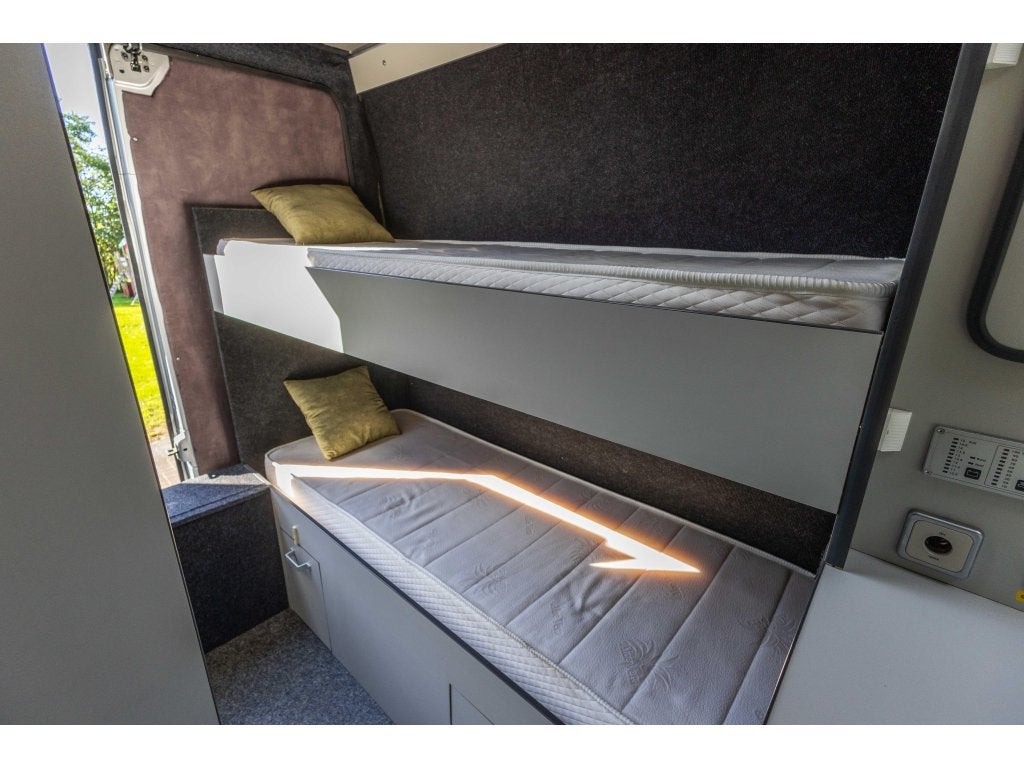 Peugeot Boxer 3 HDI Webasto Veel stahoogte Uniek, Caravans en Kamperen, Overige merken, Buscamper of Camperbus, ABS, Tot en met 2