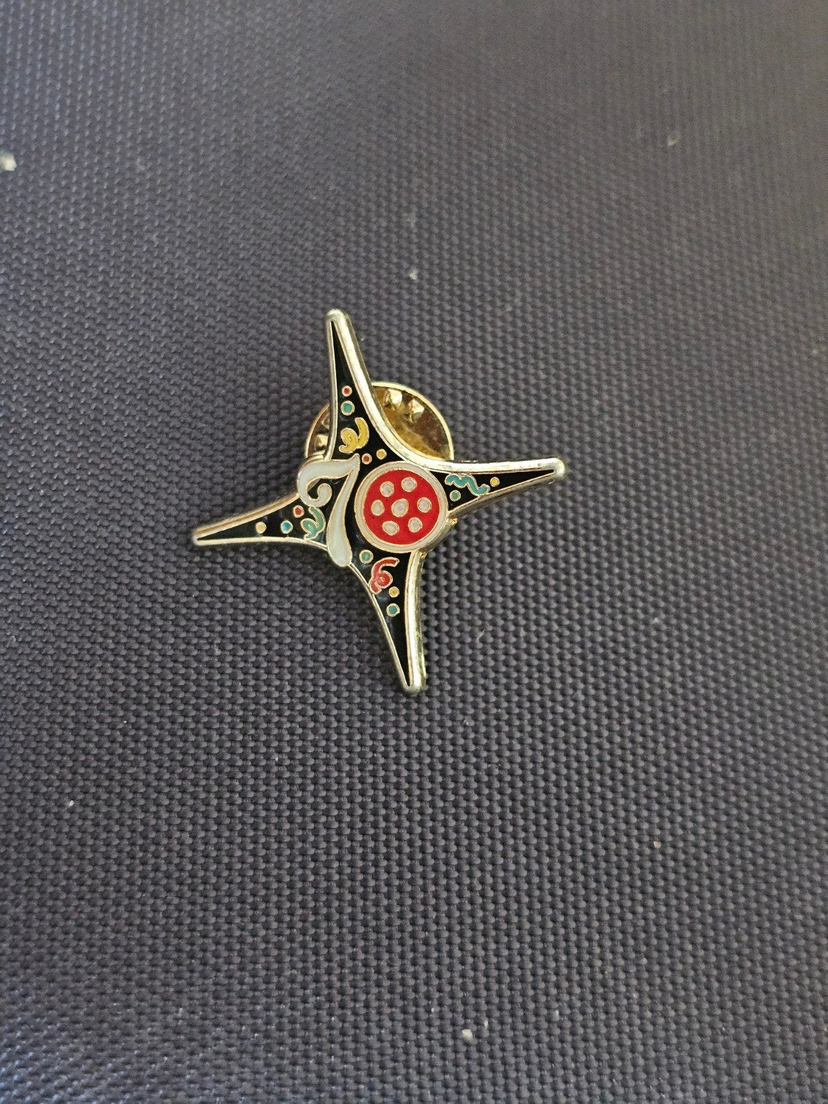 Efteling personeels pin - 70 jarig jubileum, Ophalen of Verzenden, Nieuw, Button of Speldje