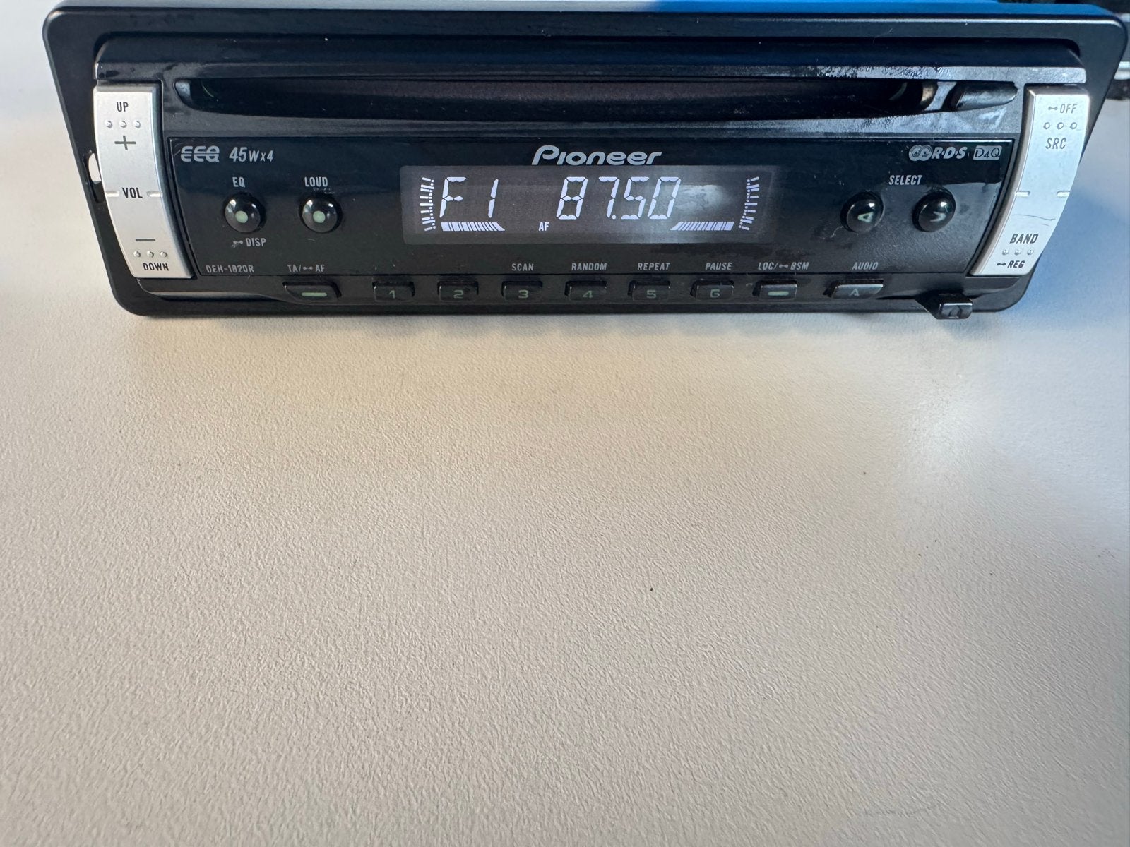 Pioneer DEH-1620R Autoradio met CD-speler, Auto diversen, Autoradio's, Ophalen of Verzenden, Gebruikt