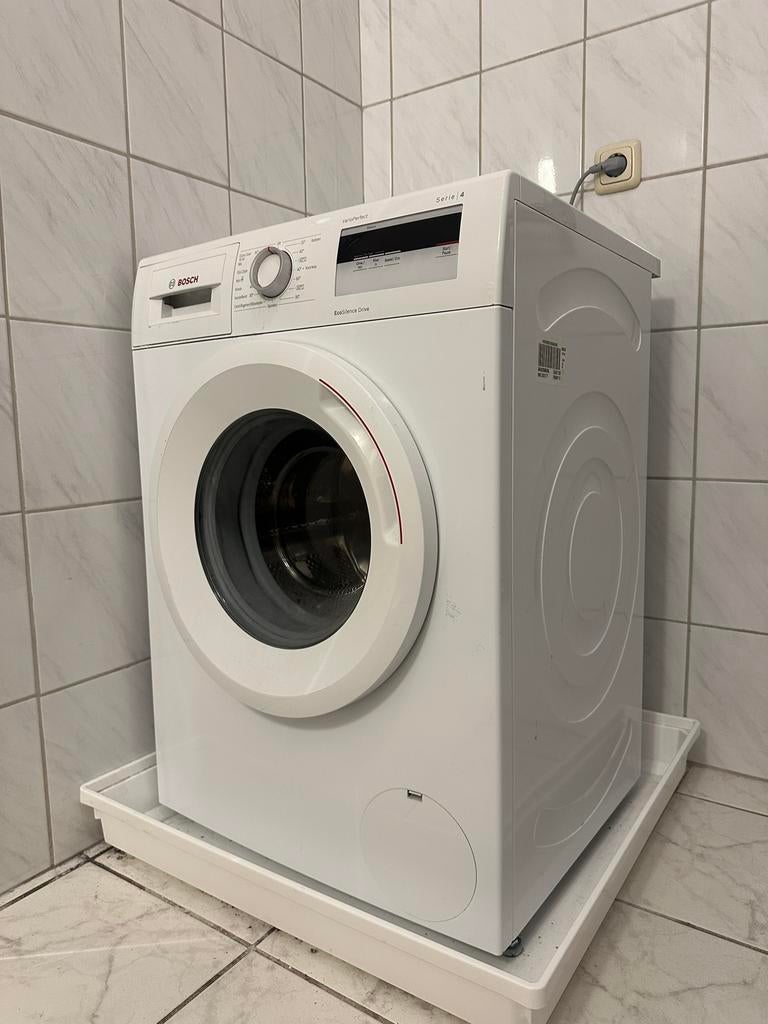 Bosch VarioPerfect Serie 4 Wasmachine incl. lekbak, Witgoed en Apparatuur, Wasmachines, Ophalen, 1200 tot 1600 toeren, Gebruikt