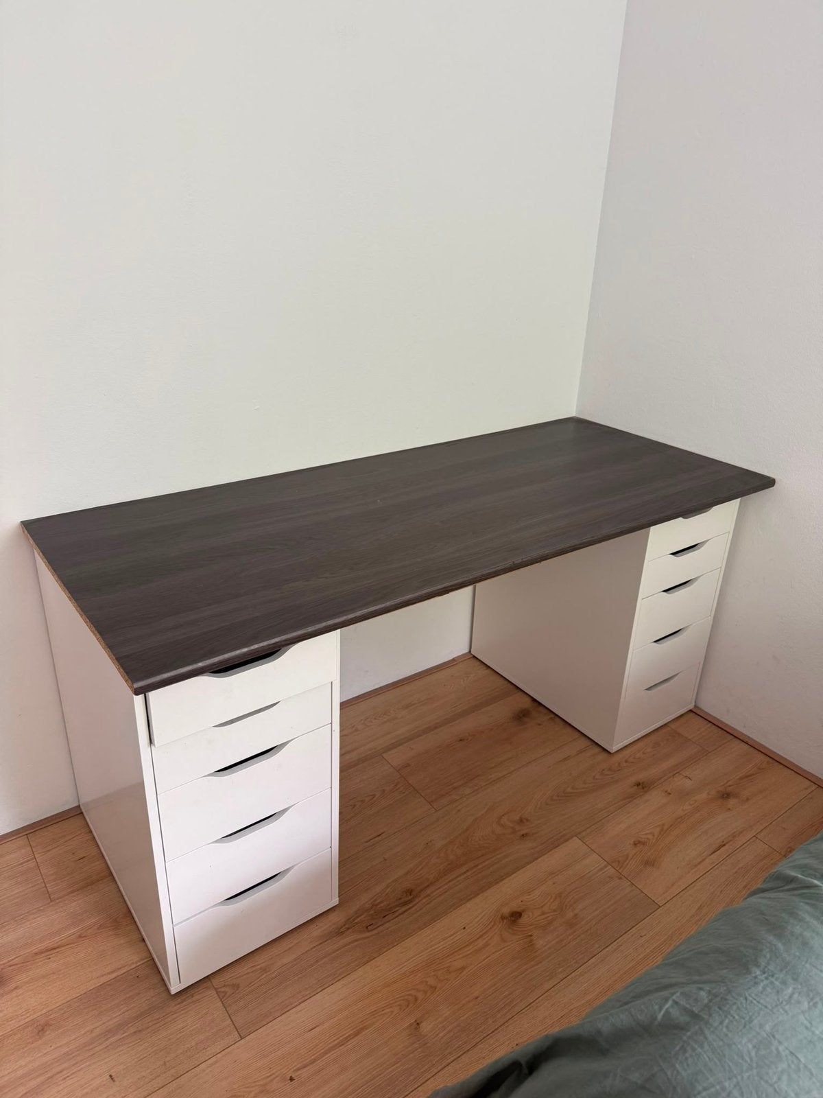 Bureau met IKEA Alex ladeblokken, Huis en Inrichting, Bureaus, Zo goed als nieuw, Ophalen