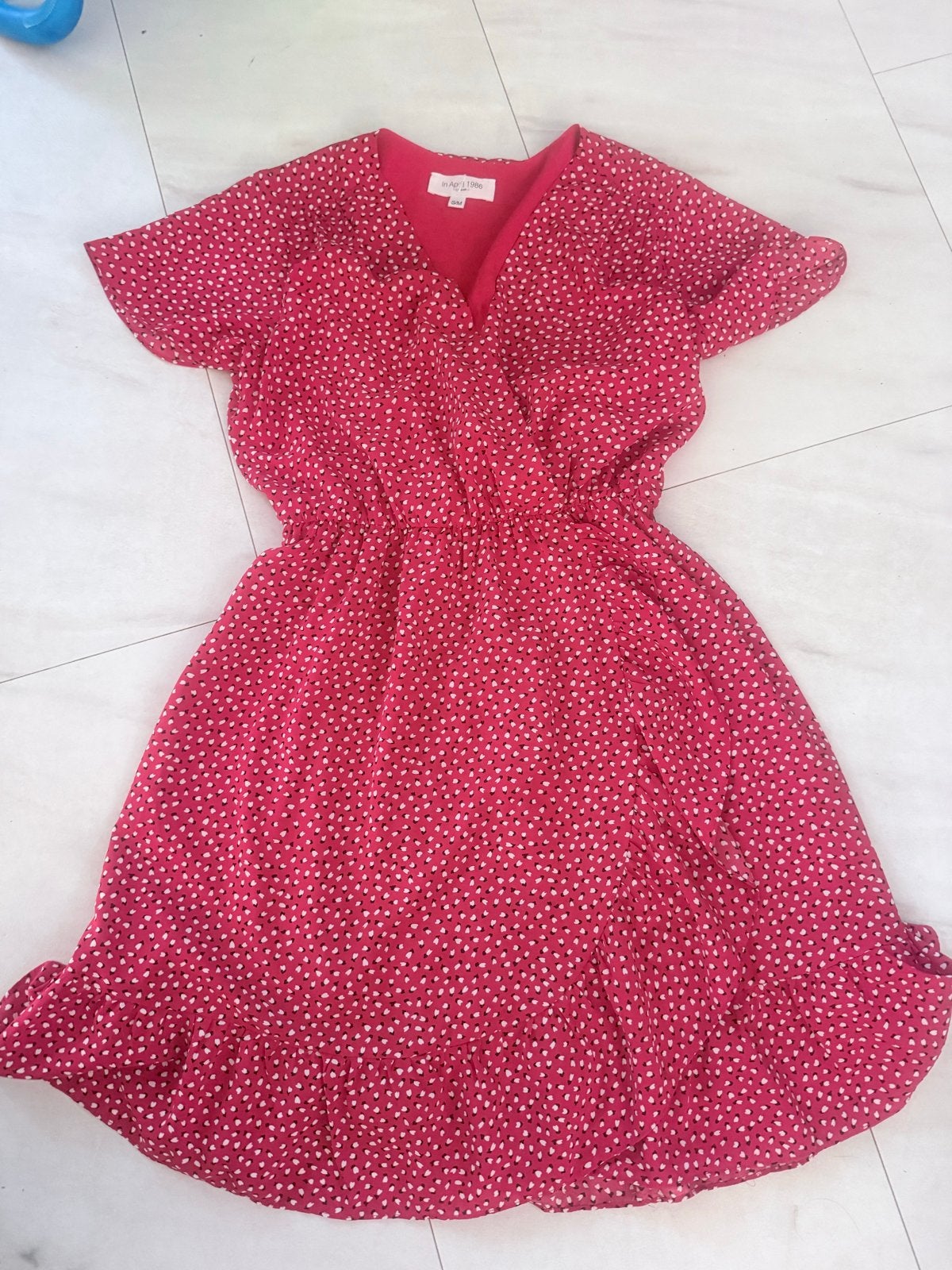 Rode jurk met stippen en elastische taille, Maat 38/40 (M), Ophalen of Verzenden, Zo goed als nieuw, Boven de knie