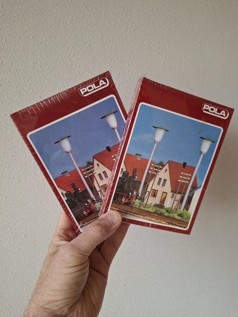 Set Pola Straatlampen en Telefoonpalen 1:87 H0, Overige merken, Gelijkstroom of Wisselstroom, Brug, Tunnel of Gebouw, Nieuw