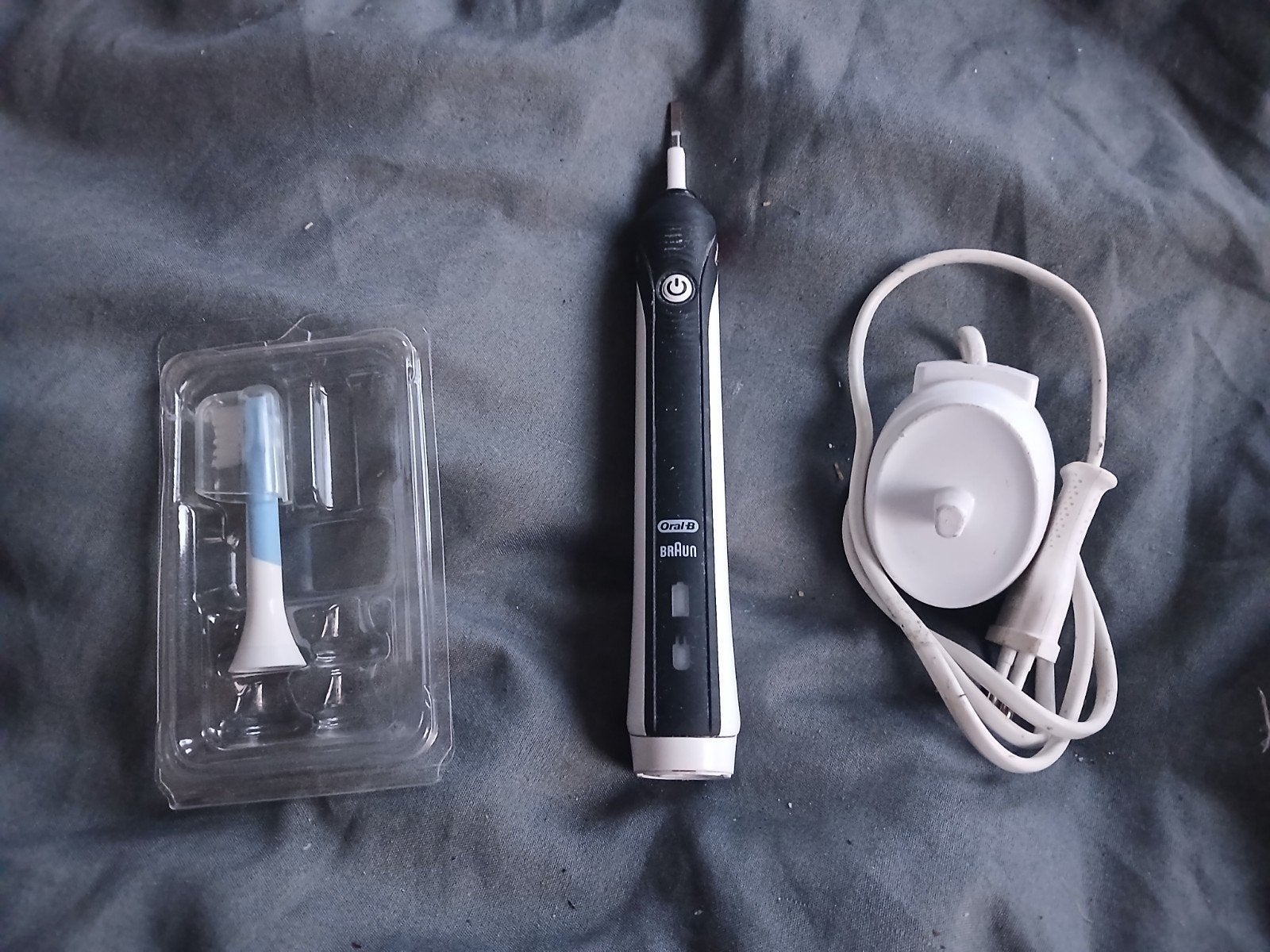 Braun | OralB electrische tandenborstel hij | zij + oplader, Ophalen of Verzenden, Zo goed als nieuw, Mondverzorging