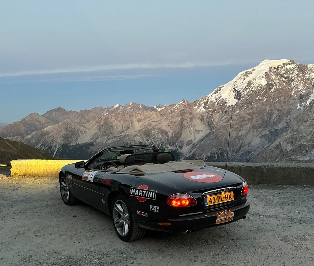 Jaguar XK 4.2 Convertible 2004 Zwart org. NL 104.000 km, Auto's, Jaguar, Achterwielaandrijving, Cabriolet, 4 stoelen, Zwart
