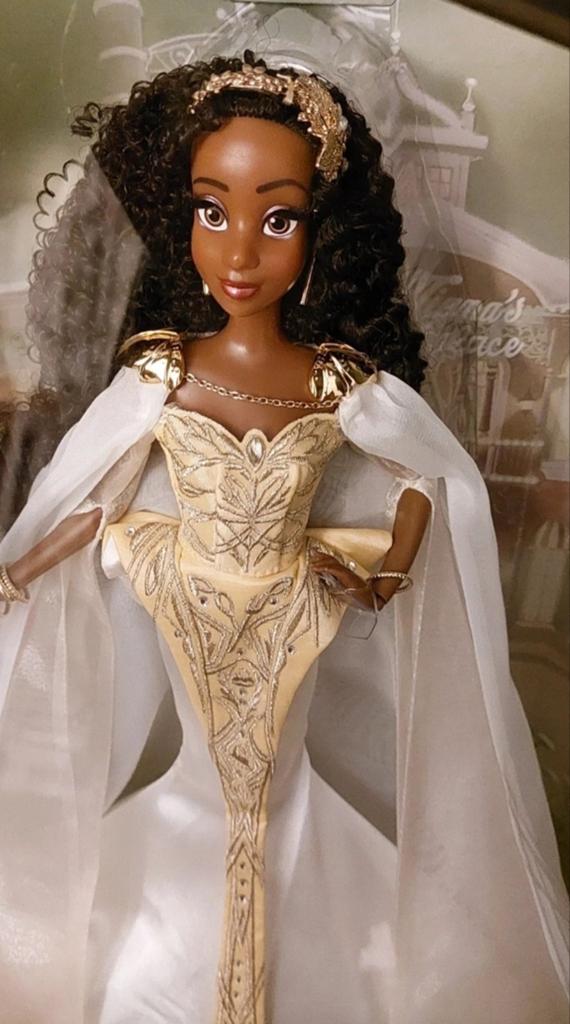 Tiana barbie disney designer doll frog, Ophalen of Verzenden, Mickey Mouse, Zo goed als nieuw, Beeldje of Figuurtje