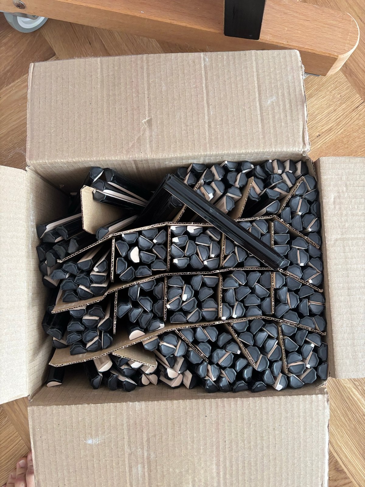 Zwarte glanzende afwerktegels – ca. 200 stuks (nieuw), Ophalen, Nieuw