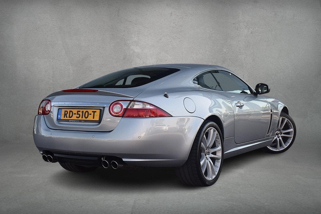Jaguar XK 4.2 V8 Coupé | Sportuitlaat | 20" | Keyless | Sto, Parkeersensor, Achterwielaandrijving, Gebruikt, 8 cilinders