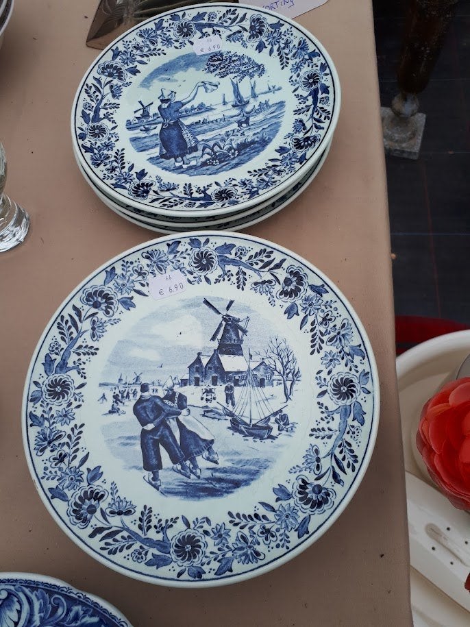 Delfs blauwe bordjes, Ophalen