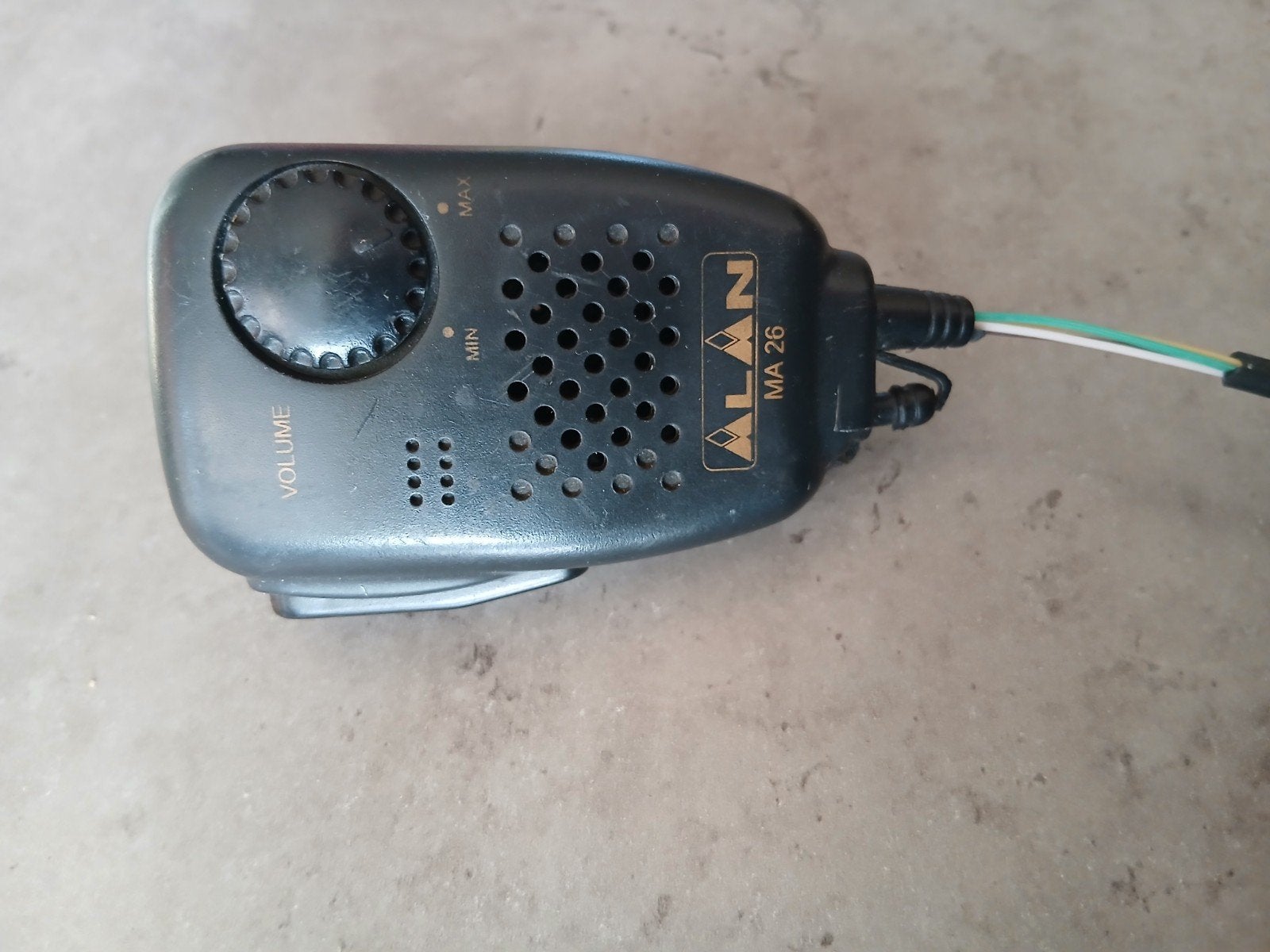 Alan MA 26 Microfoon met Speaker en Volumeregeling, Telecommunicatie, Ophalen of Verzenden, Gebruikt, Toebehoren, Met broekklem