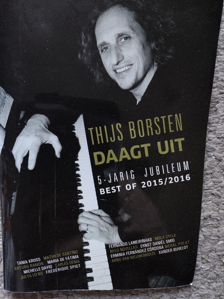 Thijs Borsten daagt uit 5-jarig jubileum best of 2015/2016, Ophalen of Verzenden, Zo goed als nieuw