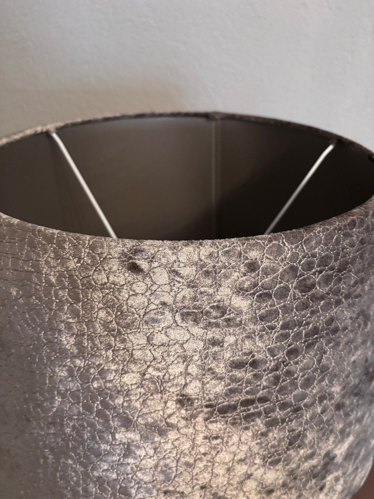 Croco model taupe glimmende lampenkap 25x35x45 cm, Huis en Inrichting, Ophalen of Verzenden, Gebruikt, Meerkleurig