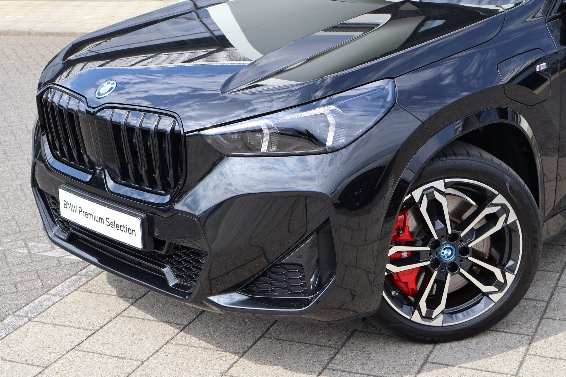 BMW X1 xDrive25e M Sport Automaat / Sportstoelen / SoH 99% /, Auto's, BMW, Dealer onderhouden, Gebruikt, Zwart, Bedrijf