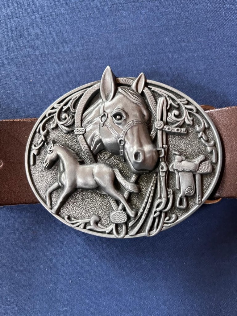 Kinderriem met paarden gesp lengte 74cm, Ophalen, Zo goed als nieuw, Jongen of Meisje