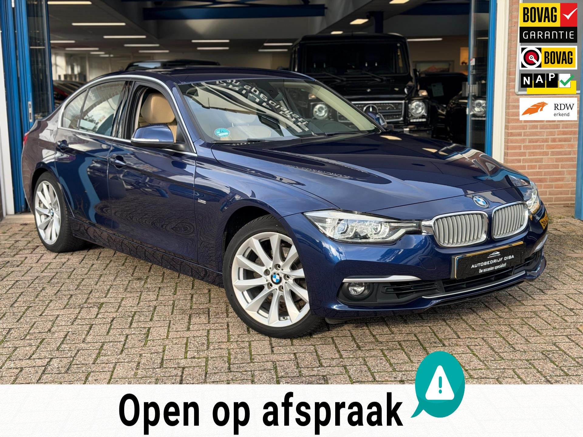 BMW 3-serie 320i Luxury Edition Individual 2018 NAVI LEDER!, Automaat, 1998 cc, Achterwielaandrijving, 4 cilinders