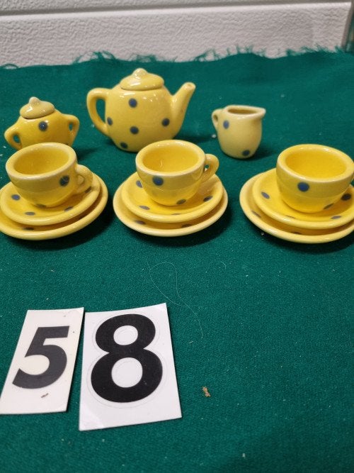 Mini servies geel met stippen, Antiek en Kunst, Ophalen of Verzenden