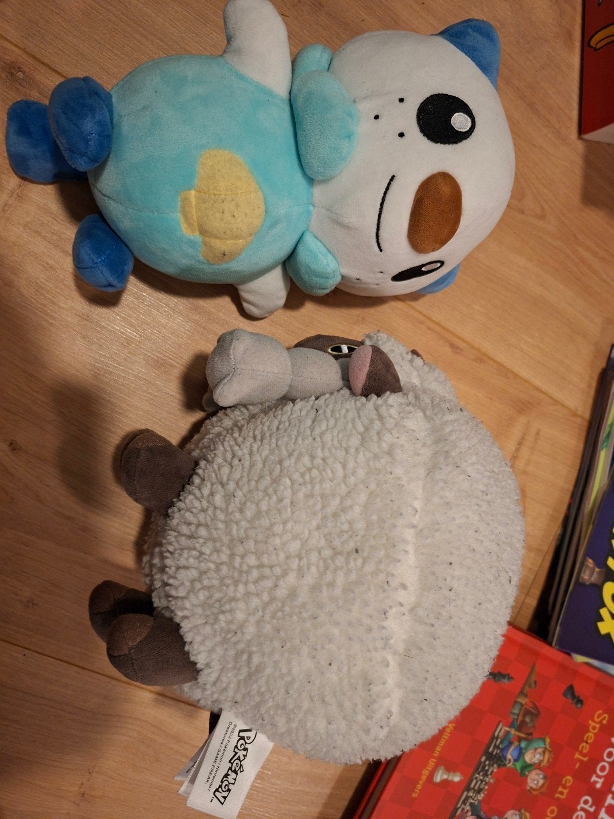 Pokémon knuffels: Oshawott en Wooloo, Gebruikt, Overige typen, Ophalen of Verzenden, Middelgroot (20 tot 80 cm)