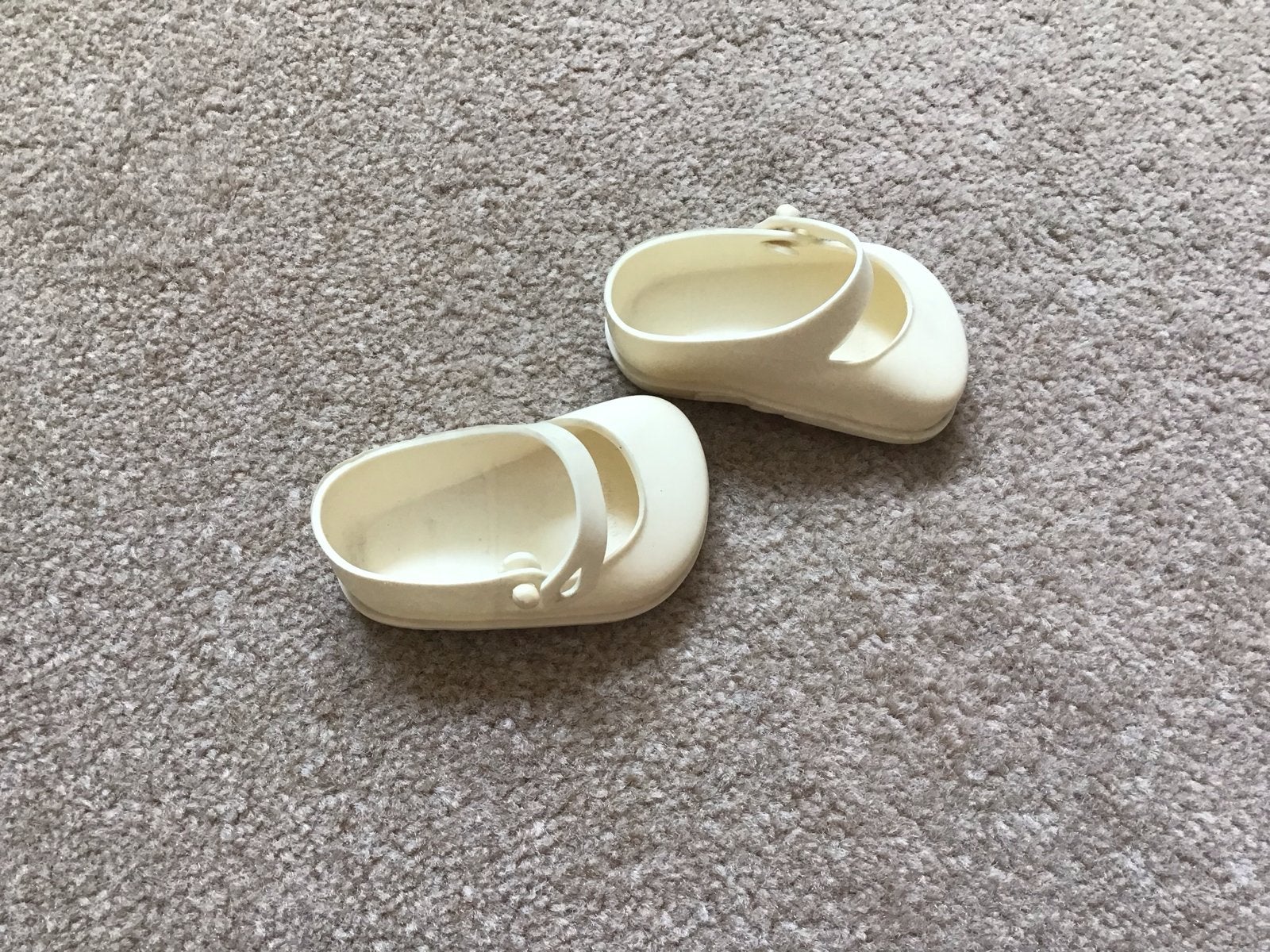 Cinderella Poppen Schoentjes nr 2 - Kunststof, Verzamelen, Poppen, Ophalen of Verzenden, Gebruikt, Accessoires