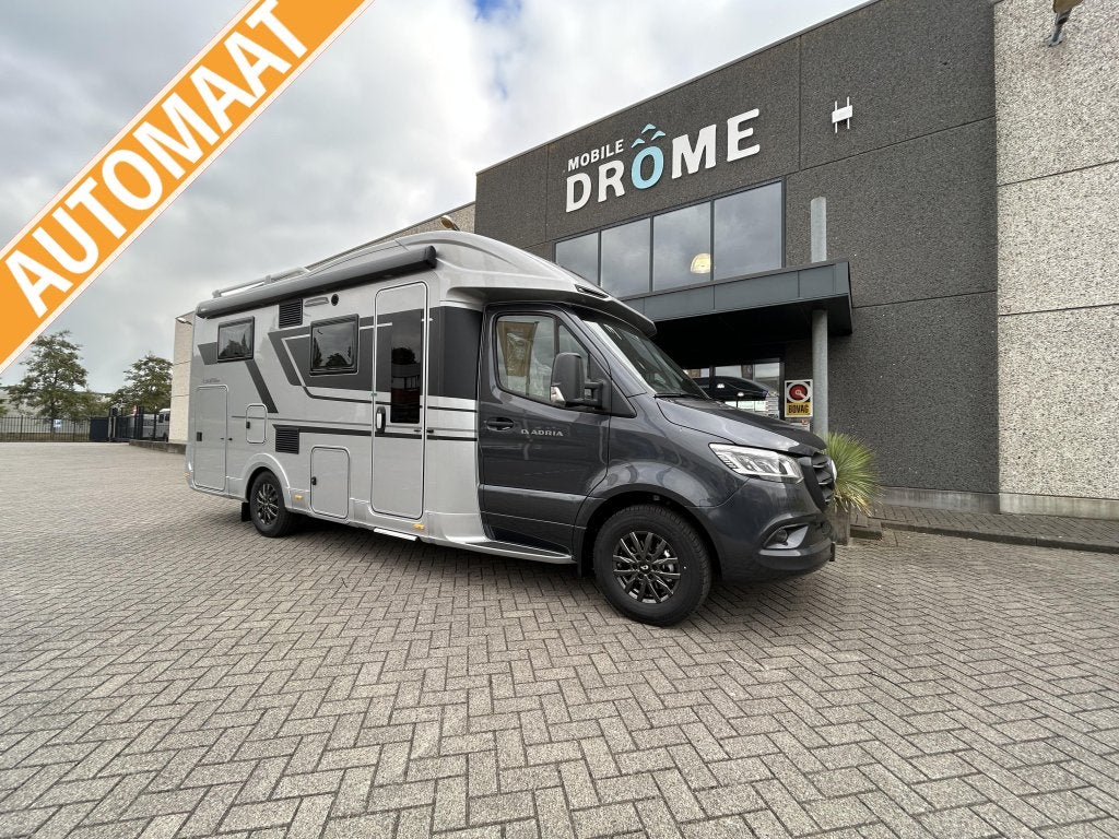 Wintersport uitvoering; Adria Coral 650SL Supreme., Caravans en Kamperen, Automaat, Vloeistofverwarming, Luifel, Bedrijf