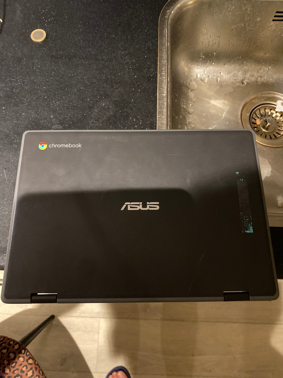 Zo goed als nieuwe ASUS Chromebook - Zonder kabels, 4 GB of minder, Qwerty, Ophalen of Verzenden, Zo goed als nieuw