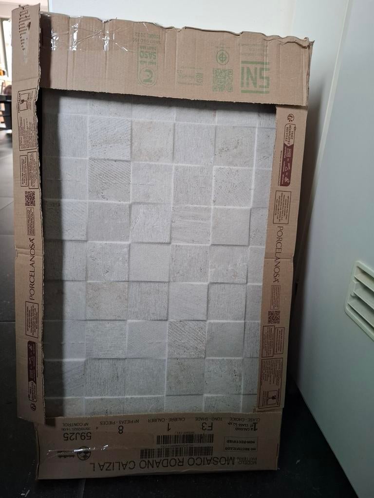 Porcelanosa tegels 60x30 met reliëf - 23 stuks, Doe-het-zelf en Verbouw, Tegels, Ophalen, 60 cm of meer, Zo goed als nieuw, Minder dan 5 m²