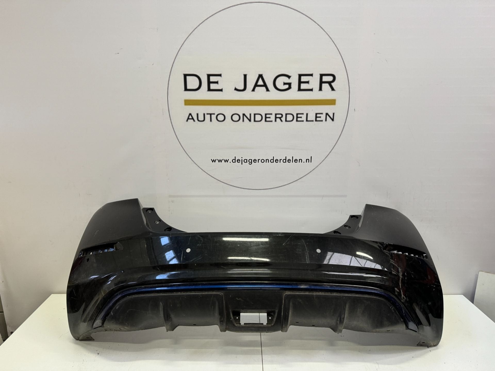 NISSAN LEAF ZE1 ACHTERBUMPER BUMPER 2017-, Takashima 1-chome 1-1
220-8686  Yokohama, Ophalen of Verzenden, Achter, Bumper