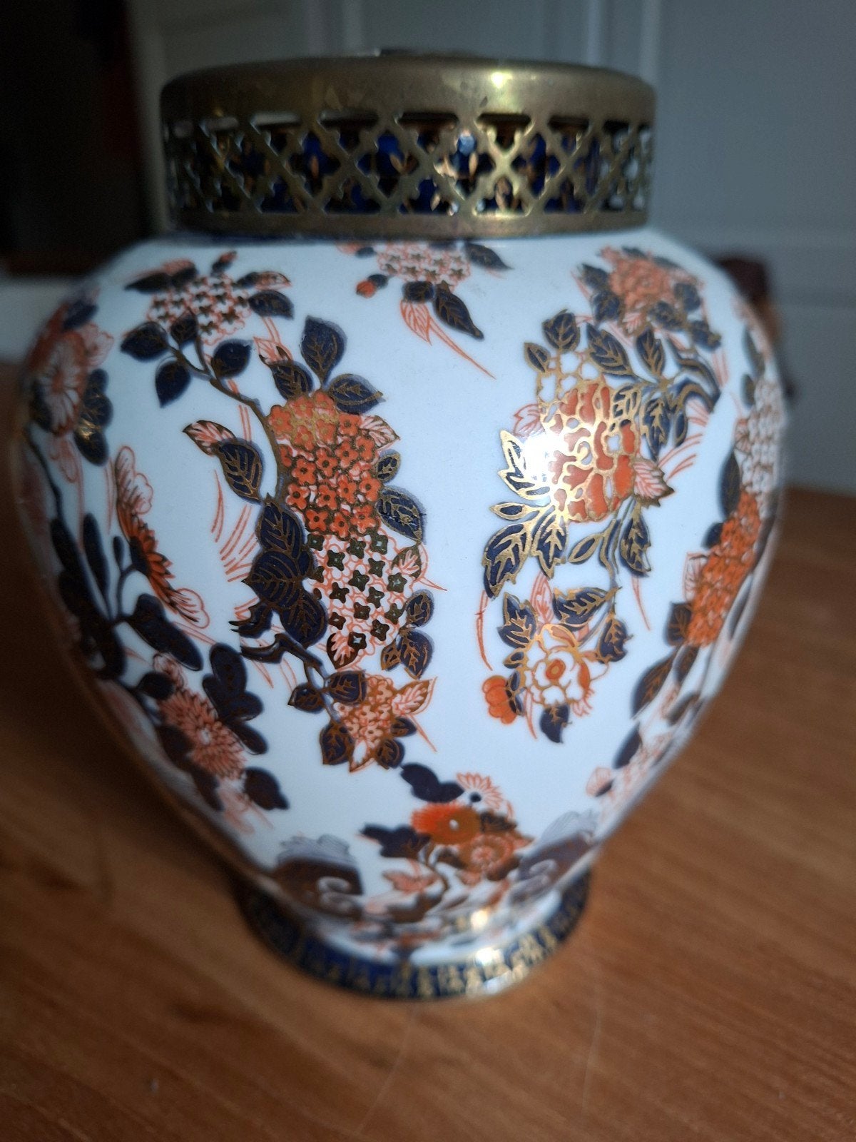 Antieke Imari Japanse gemberpot met bloemenrooster, Ophalen of Verzenden