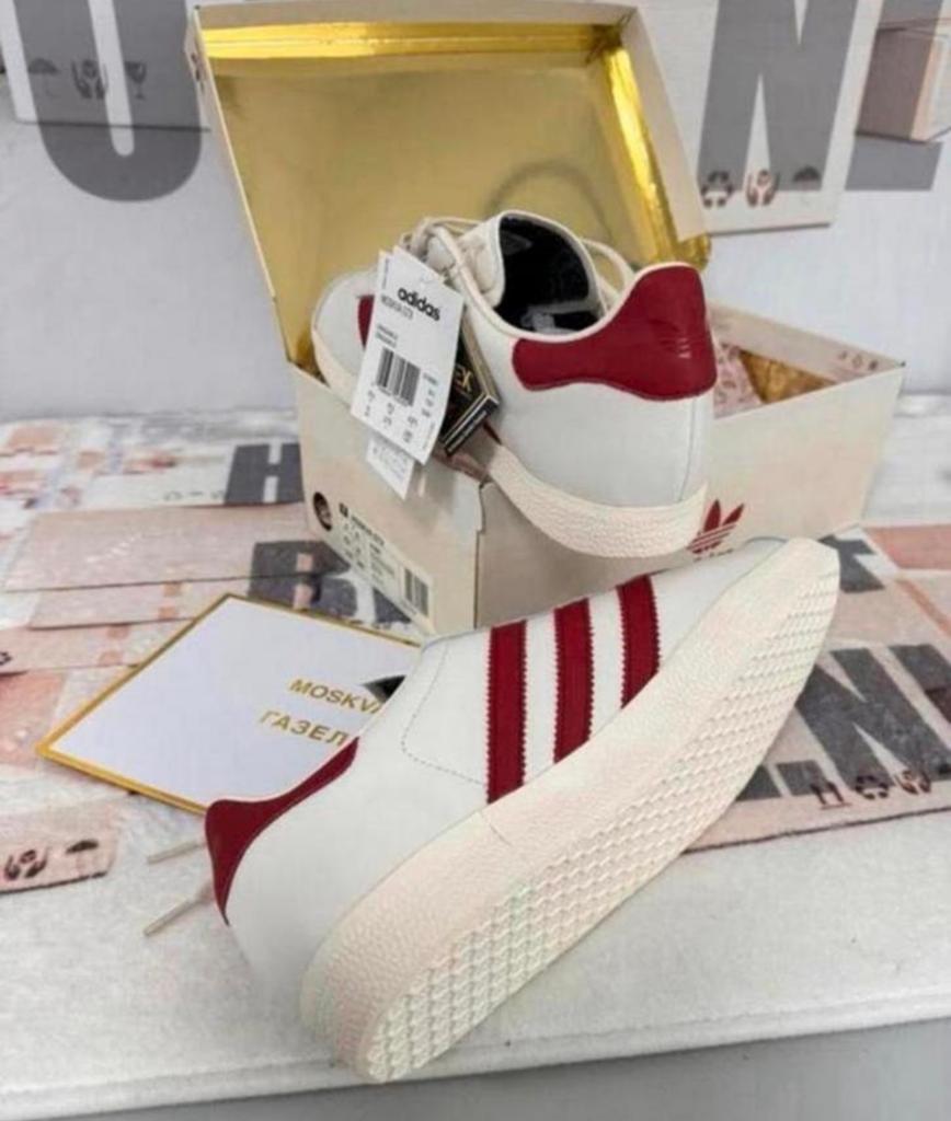 ADIDAS MOSKVA GTX Gazelle - Zeldzaam 42 2/3 Sneakers NIEUW, Wit, Nieuw, Ophalen of Verzenden, Sneakers of Gympen