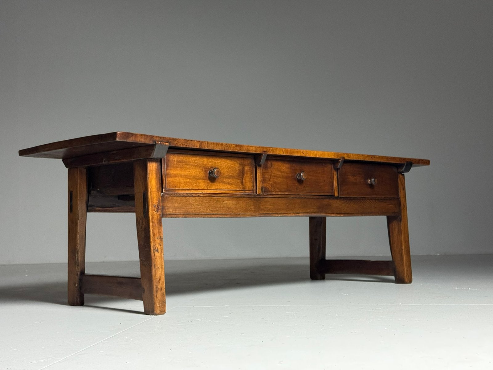 Spaanse salontafel 19e eeuw, Antiek en Kunst, Antiek | Meubels | Tafels, Ophalen