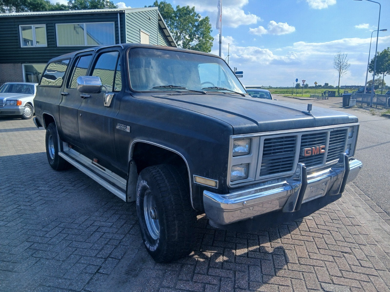Chevrolet gmc Suburban bj1985 4x4 lpg barndoors,NL, foto 7